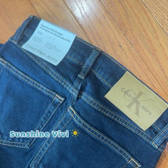NWT Calvin Klein Women's Signature 90s Straight Jeans Classic Jeans W25 Blue - Picture 3 of 8